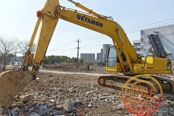 Komatsu PC200-8M0 Excavator