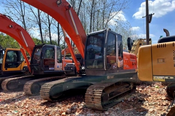 Hitachi ZX240-3 excavator