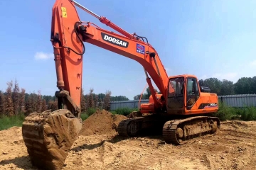 Doosan DH300LC-7 excavator