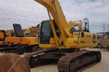 Komatsu PC240-8 Excavator