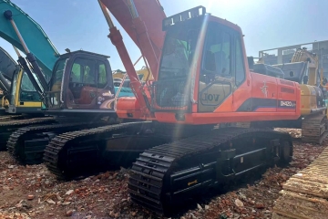 Doosan DH420LC-7 excavator