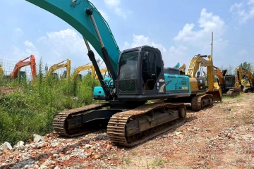 Kobelco SK350-8 excavator