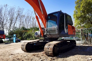 Hitachi ZX240-3 excavator