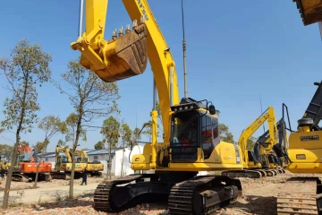 Komatsu PC350-7 excavator