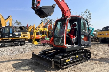 Doosan DX75 excavator