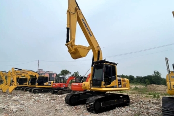 Komatsu PC220-8 excavator