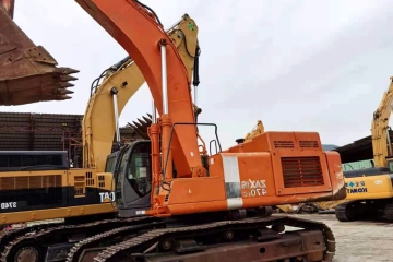 Hitachi ZX470 excavator