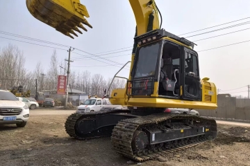 Komatsu PC210LC