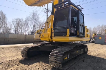 Komatsu PC200