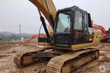 Caterpillar CAT 323D