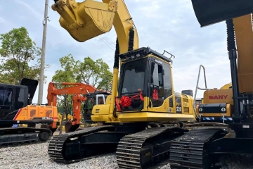 Komatsu PC220-8 excavator