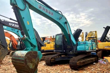 KOBELCO SK260 excavator