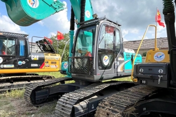 Kobelco SK200-8 excavator