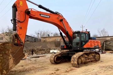 2020 Doosan DX520LC-9C excavator