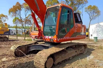 Doosan DH225-7 Excavator