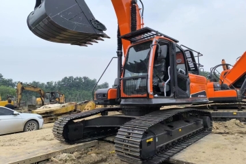 Doosan DX225LC