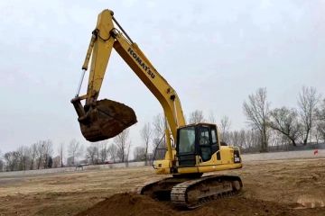 Komatsu 200-8 excavator