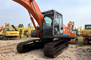 Hitachi ZX240-3 excavator