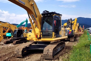 Komatsu PC200-8 excavator