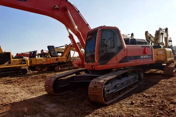 Doosan DH300LC-7 excavator