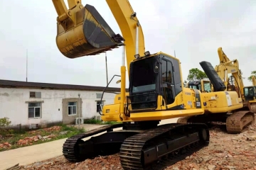 Komatsu PC220-8 excavator