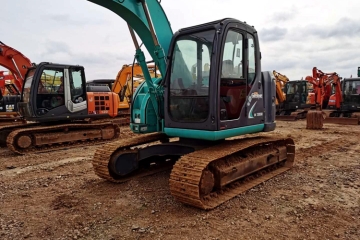 Kobelco SK135SR excavator