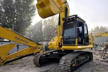 Komatsu PC200-8N1 excavator