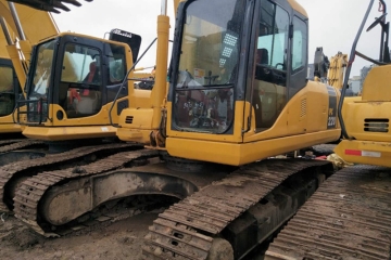 Komatsu PC220-7 excavator