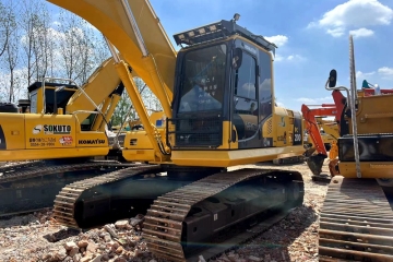 Komatsu PC200-8 excavator