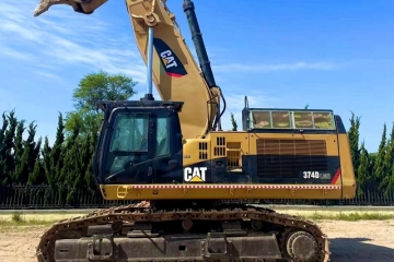 Caterpillar CAT374D excavator