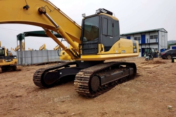 Komatsu PC300-7 excavator