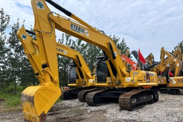 Komatsu PC220-8 excavator