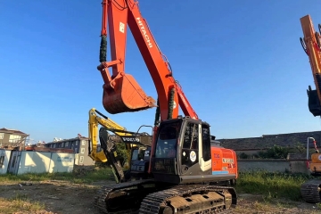 Hitachi ZX200 excavator