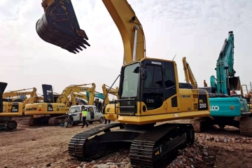 Komatsu PC200-8 excavator