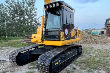 Komatsu PC160-7 excavator