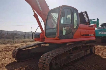 Doosan DX260LC Excavator