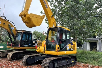 Komatsu PC130-7 excavator