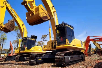 Komatsu PC360-7 excavator