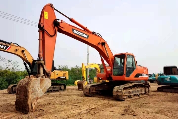 Doosan DH220lc-7 excavator