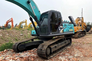 Kobelco SK260 excavator