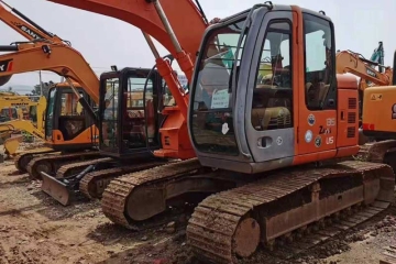 Hitachi ZX135