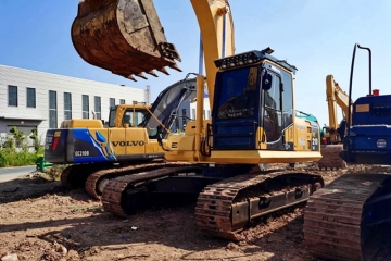 Komatsu PC210-8 excavator