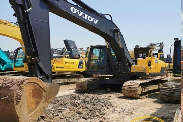 Volvo 220D Excavator