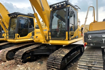 Komatsu PC200-8 excavator