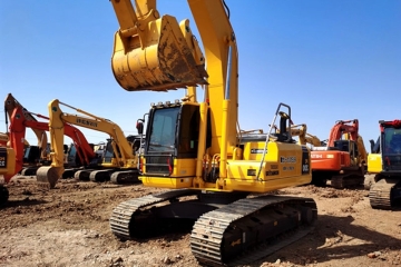 Komatsu PC200-8 excavator